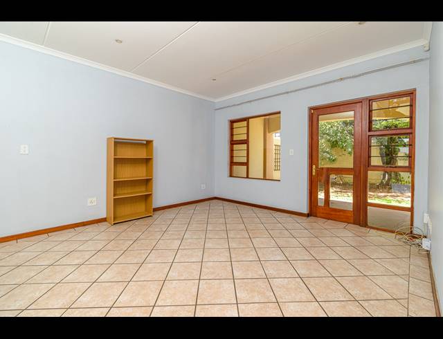 2 BEDROOM APARTMENT RENTED IN WOODMEAD